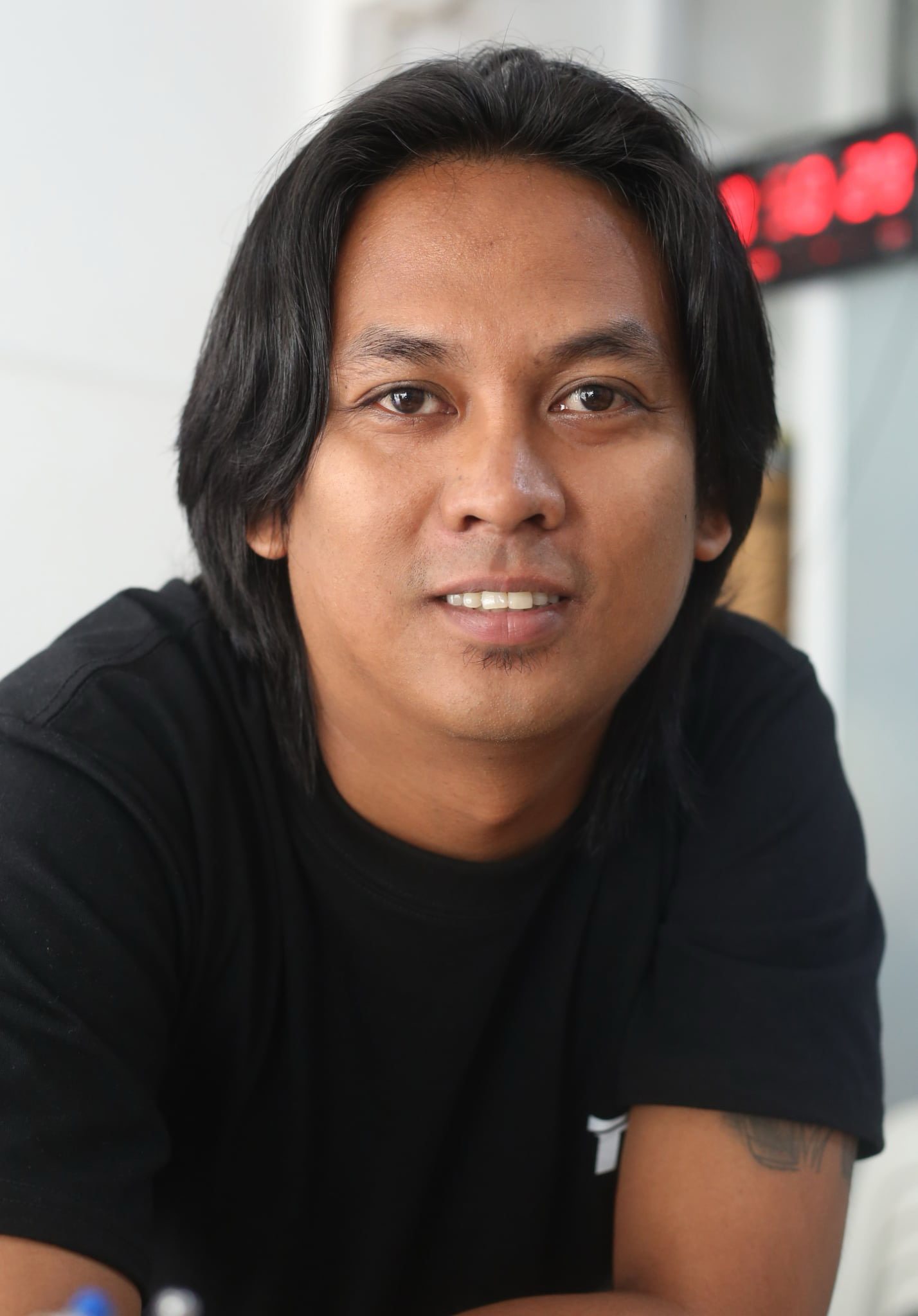 Host 2